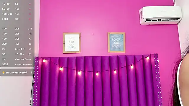 Snapshot of littlee_emilyy_ chatting on 02-22-25, 03:01 littlee emilyy  online show from 02-22-25, 03:01