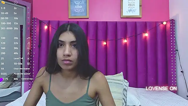 Snapshot of littlee_emilyy_ chatting on 03-08-25, 03:06 littlee emilyy  online show from 03-08-25, 03:06