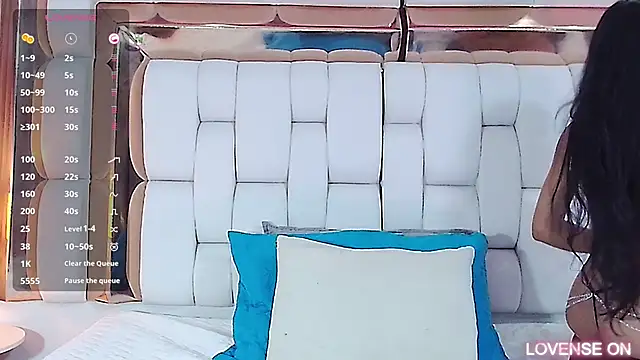 Snapshot of littlee_emilyy_ chatting on 03-19-25, 09:06 littlee emilyy  online show from 03-19-25, 09:06