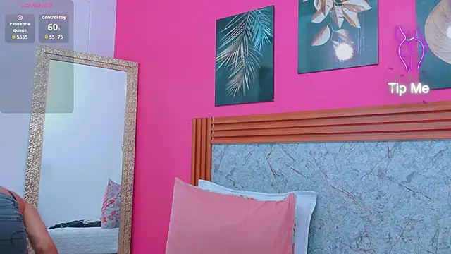 littlee emilyy  online show from 04-06-26, 12:39