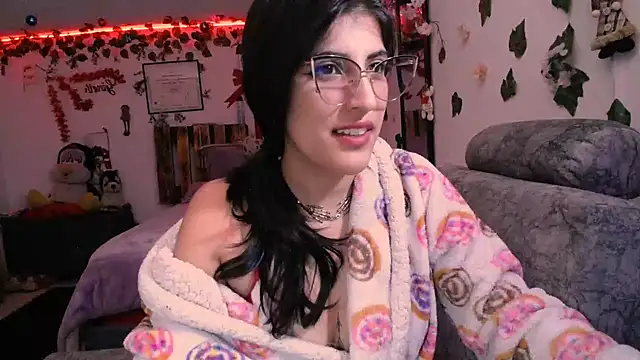 Snapshot of azahar__ziiz chatting on 12-18-24, 02:21 azahar ziiz online show from 12-18-24, 02:21