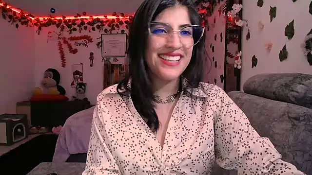 Snapshot of azahar__ziiz chatting on 12-29-24, 06:35 azahar ziiz online show from 12-29-24, 06:35