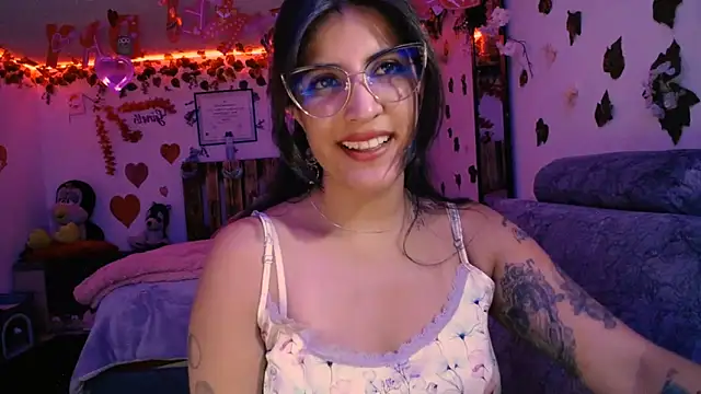 Snapshot of azahar__ziiz chatting on 02-13-25, 05:16 azahar ziiz online show from 02-13-25, 05:16
