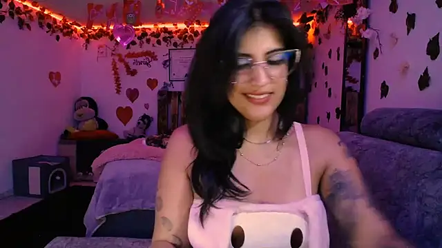 Snapshot of azahar__ziiz chatting on 02-14-25, 12:41 azahar ziiz online show from 02-14-25, 12:41