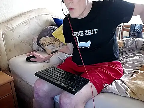 Snapshot of HornyRalfi55 chatting on 02-12-26, 12:55 HornyRalfi55 online show from 02-12-26, 12:55