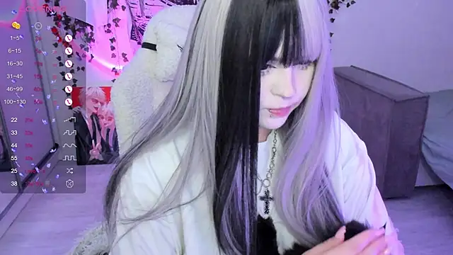 SelenaCute online show from 11-20-25, 04:45