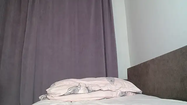 Snapshot of LadyMilfxxx chatting on 02-17-25, 03:25 LadyMilfxxx online show from 02-17-25, 03:25