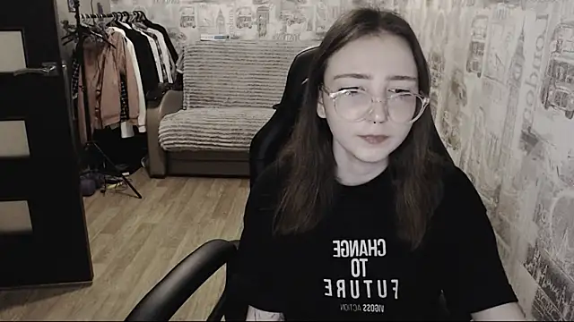 Snapshot of AmeliaKamishiro chatting on 12-11-24, 01:06 AmeliaKamishiro online show from 12-11-24, 01:06