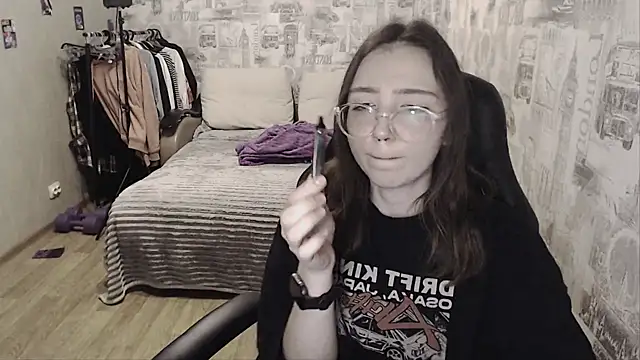 Snapshot of AmeliaKamishiro chatting on 12-20-24, 01:22 AmeliaKamishiro online show from 12-20-24, 01:22