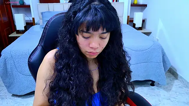 laureentt  online show from 11-06-25, 03:07