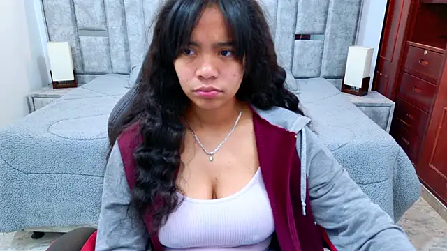 laureentt  online show from 02-13-26, 03:13