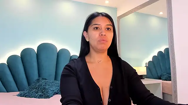 sharlott18 online show from 11-28-25, 12:52