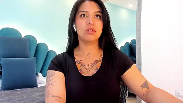 sharlott18 online show from 03-05-26, 03:19