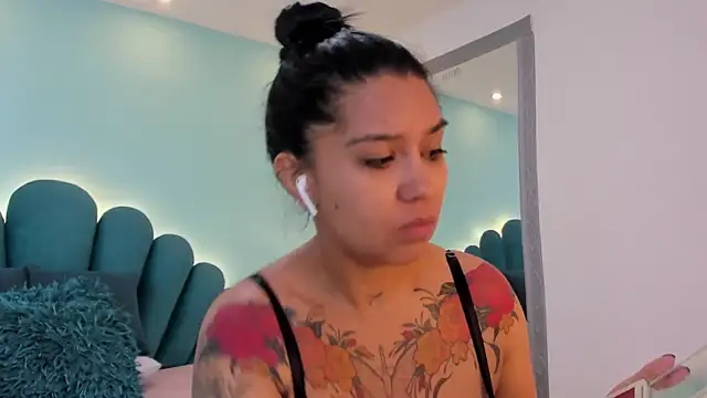 sharlott18 online show from 03-13-26, 12:45