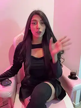 Snapshot of Felicia_smok3 chatting on 05-19-26, 05:14 Felicia smok3 online show from 05-19-26, 05:14