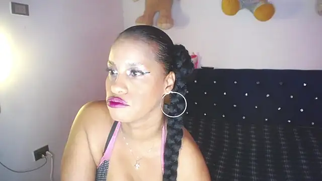 Snapshot of pamela_guzmaan chatting on 11-06-25, 07:15 pamela guzmaan online show from 11-06-25, 07:15