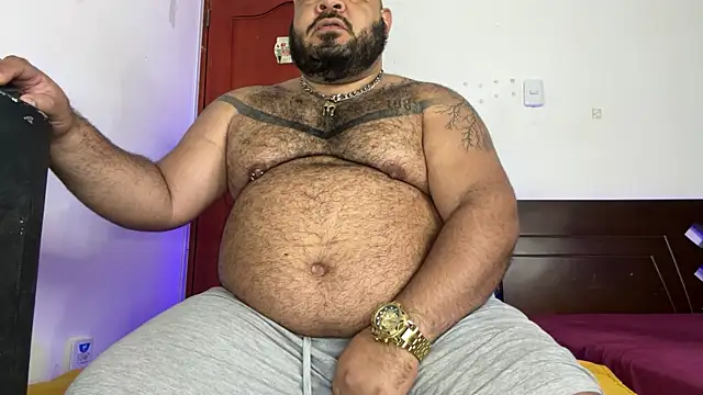 Latino bigcock online show from 10-17-25, 06:16