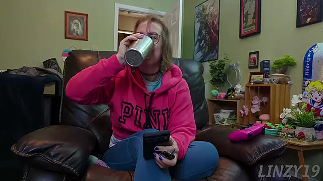 Snapshot of Linzy_19 chatting on 01-23-25, 07:51 Linzy 19 online show from 01-23-25, 07:51