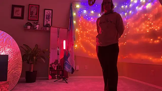 Snapshot of Linzy_19 chatting on 02-24-26, 05:38 Linzy 19 online show from 02-24-26, 05:38