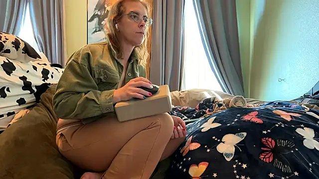 Snapshot of Linzy_19 chatting on 02-27-26, 07:14 Linzy 19 online show from 02-27-26, 07:14