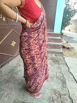 COUPLLE VILLAGE online show from 05-12-26, 01:47