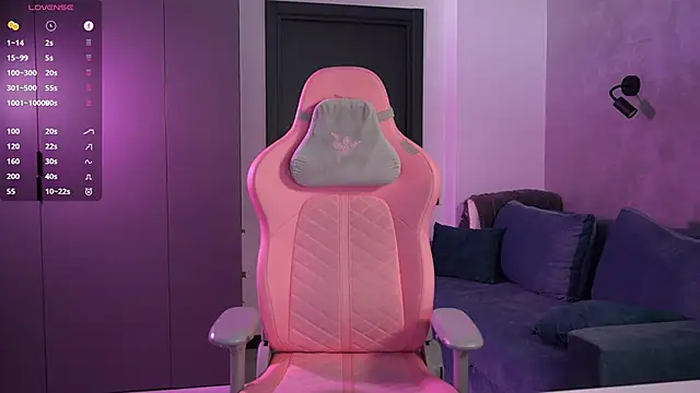 Snapshot of Mon_amiii chatting on 03-09-25, 02:43 Mon amiii online show from 03-09-25, 02:43