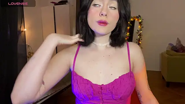 Snapshot of sunshine_lina chatting on 12-14-24, 10:02 sunshine lina online show from 12-14-24, 10:02