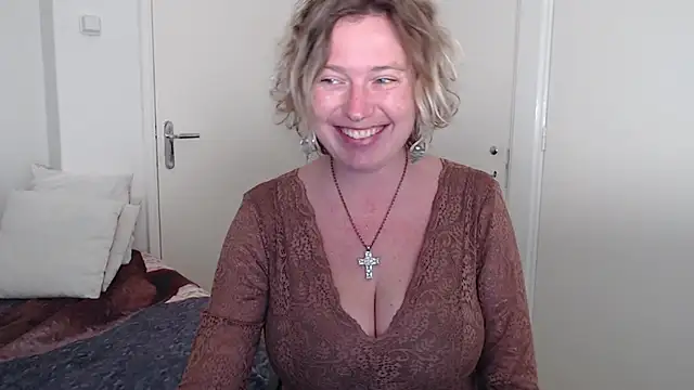 Snapshot of cumfun chatting on 02-06-26, 08:40 cumfun online show from 02-06-26, 08:40