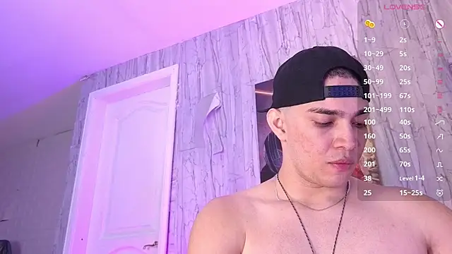 Snapshot of JUANDIAMONDS98 chatting on 05-19-26, 01:28 JUANDIAMONDS98 online show from 05-19-26, 01:28