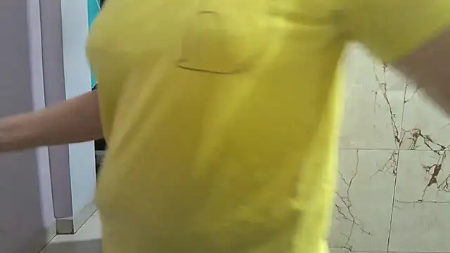 Snapshot of bhabhisexxy_880 chatting on 02-09-26, 01:53 bhabhisexxy 880 online show from 02-09-26, 01:53