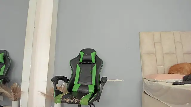 aida rose  online show from 02-21-25, 12:05