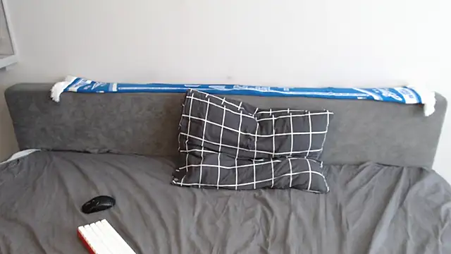 Snapshot of Student_Oliver chatting on 06-03-26, 02:33 Student Oliver online show from 06-03-26, 02:33