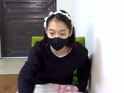 DA-EUN online show from 12-21-24, 02:41