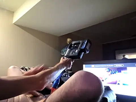 Snapshot of Travislovescum chatting on 10-27-25, 12:53 Travislovescum online show from 10-27-25, 12:53