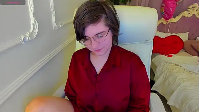 Lily Marlin online show from 04-19-26, 06:13