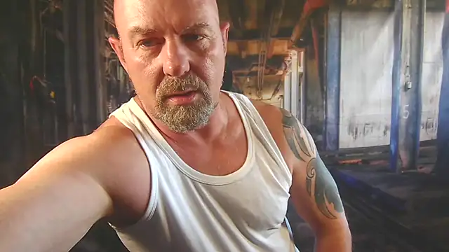 Snapshot of ManlyPrisonGuy chatting on 06-18-26, 02:21 ManlyPrisonGuy online show from 06-18-26, 02:21