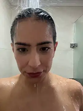 Snapshot of Mau_White chatting on 05-24-26, 06:13 Mau White online show from 05-24-26, 06:13