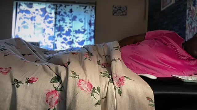 Yagurl  west online show from 01-06-26, 06:22