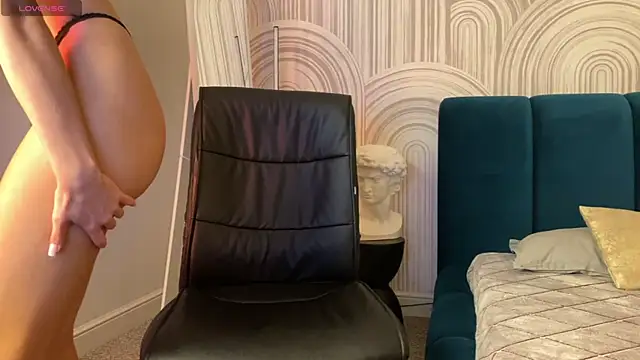 viviann evans online show from 04-13-26, 01:11