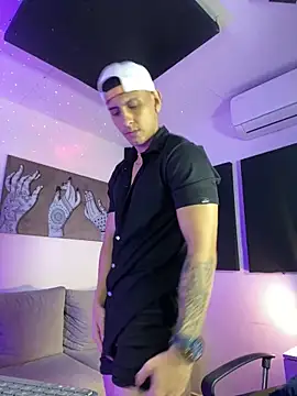 Snapshot of _Ryan_walker chatting on 09-20-25, 02:56 Ryan walker online show from 09-20-25, 02:56