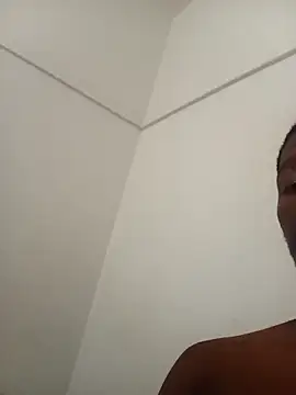 Snapshot of Vuyokaki chatting on 02-04-26, 08:31 Vuyokaki online show from 02-04-26, 08:31