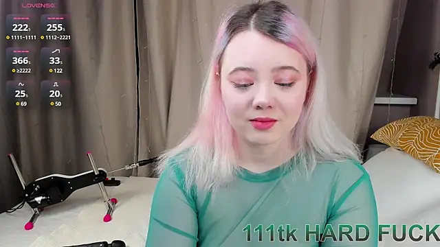 Snapshot of __KawaiiYuki__ chatting on 12-30-24, 01:15   KawaiiYuki   online show from 12-30-24, 01:15