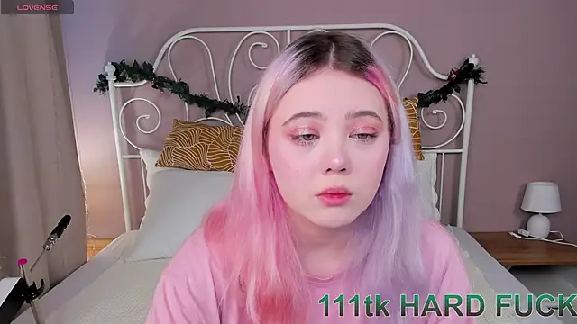 Snapshot of __KawaiiYuki__ chatting on 01-02-25, 08:39   KawaiiYuki   online show from 01-02-25, 08:39