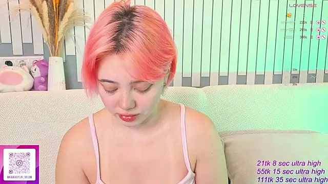 Snapshot of __KawaiiYuki__ chatting on 10-04-25, 04:54   KawaiiYuki   online show from 10-04-25, 04:54