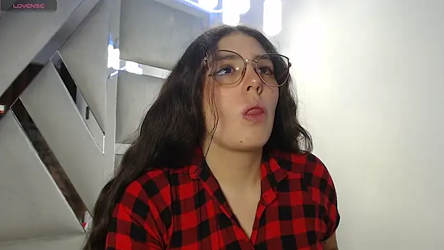 Paola Lyon  online show from 03-06-25, 12:30