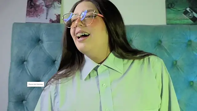 Paola Lyon  online show from 09-26-25, 06:45