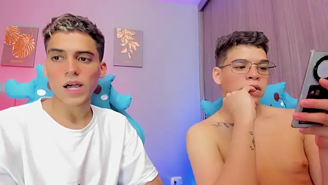 Snapshot of jake_and_joaquin chatting on 02-28-25, 09:15 jake and joaquin online show from 02-28-25, 09:15