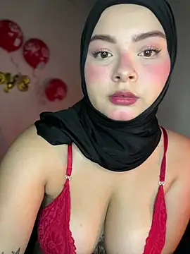 Snapshot of aneesa_darzi chatting on 02-14-25, 10:58 aneesa darzi online show from 02-14-25, 10:58