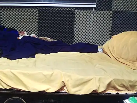 Arabeyes online show from 10-31-25, 10:33