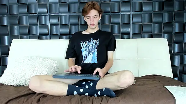 daniel hot03 online show from 03-16-25, 01:17